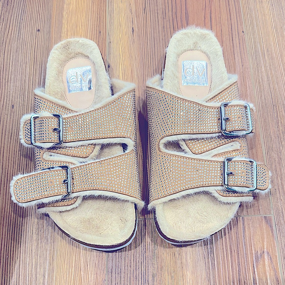NWT dv by Dolce Vita birkenstock-style sandals